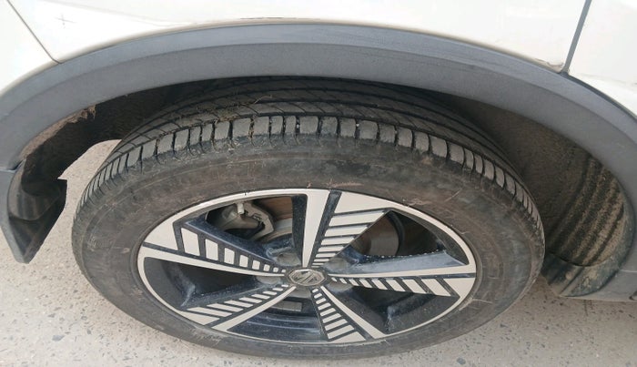 2021 MG ZS EV EXCLUSIVE, Electric, Automatic, 51,715 km, tyre