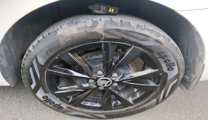 2024 Skoda SLAVIA AMBITION 1.0L TSI AT, Petrol, Automatic, 24,760 km, tyre