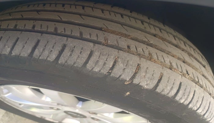 2015 Mahindra XUV500 W10, Diesel, Manual, 99,729 km, tyre