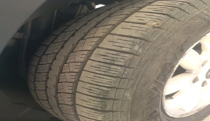 2015 Mahindra XUV500 W10, Diesel, Manual, 99,729 km, tyre