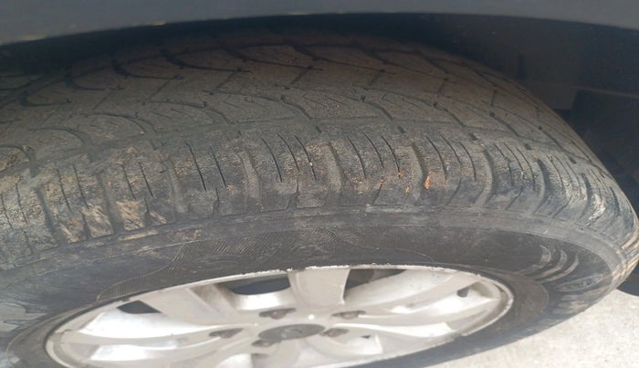 2015 Mahindra XUV500 W10, Diesel, Manual, 99,729 km, tyre