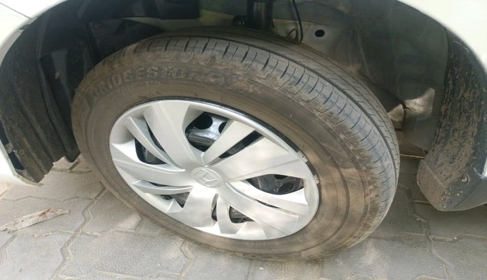 2025 Honda Amaze 1.2L I-VTEC S, Petrol, Manual, 1,499 km, tyre