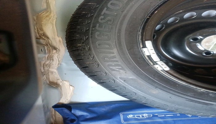 2025 Honda Amaze 1.2L I-VTEC S, Petrol, Manual, 1,499 km, tyre