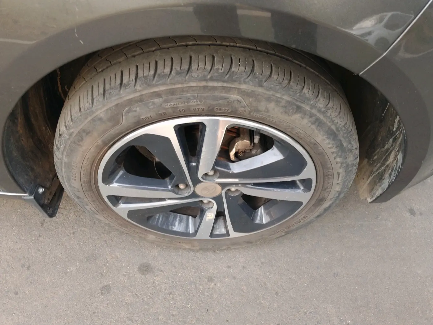 2022 Tata ALTROZ XZ PETROL, Petrol, Manual, 33,000 km, tyre