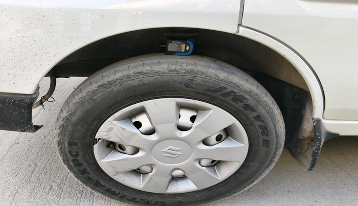 2023 Maruti Eeco 5 STR AC CNG, CNG, Manual, 75,251 km, tyre