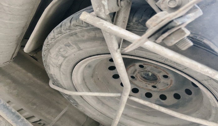 2023 Maruti Eeco 5 STR AC CNG, CNG, Manual, 75,251 km, tyre