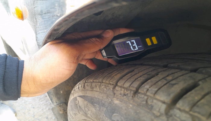 2011 Chevrolet Beat PS PETROL, Petrol, Manual, 40,493 km, tyre