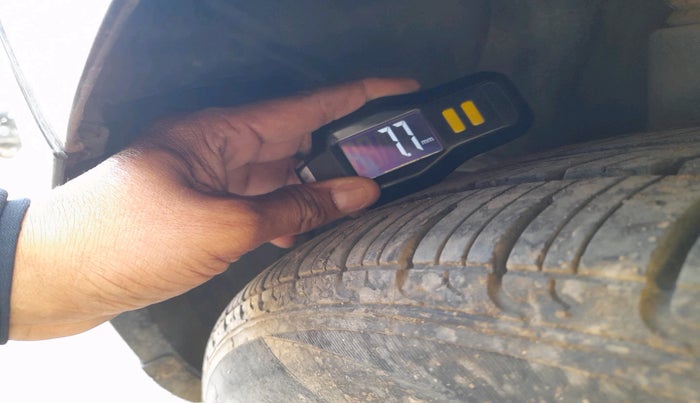 2011 Chevrolet Beat PS PETROL, Petrol, Manual, 40,493 km, tyre