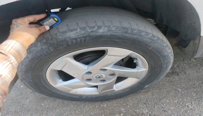 2013 Renault Duster 110 PS RXZ DIESEL, Diesel, Manual, 1,18,454 km, tyre