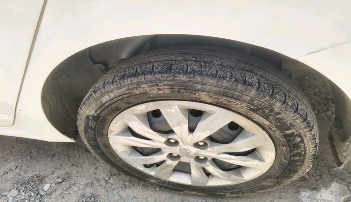 2018 Hyundai Verna 1.4 E PETROL, Petrol, Manual, 92,619 km, tyre