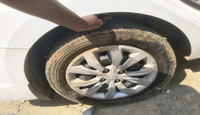 2018 Hyundai Verna 1.4 E PETROL, Petrol, Manual, 92,619 km, tyre