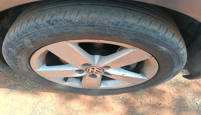 2012 Volkswagen Jetta COMFORTLINE TSI, Petrol, Manual, 1,32,240 km, tyre