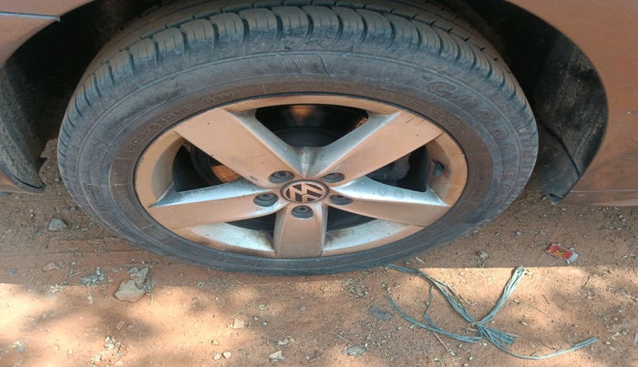 2012 Volkswagen Jetta COMFORTLINE TSI, Petrol, Manual, 1,32,240 km, tyre