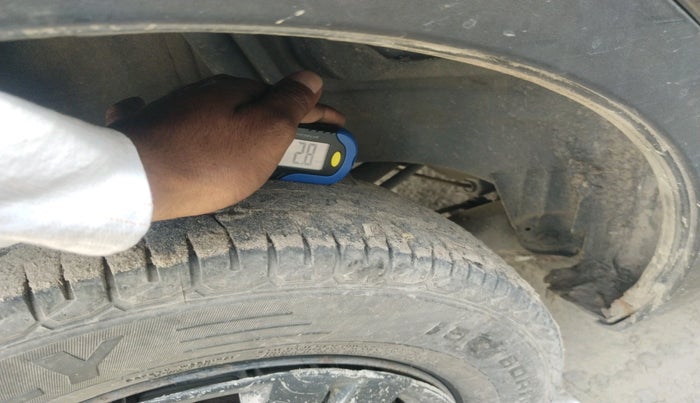 2018 Datsun Redi Go S 1.0, CNG, Manual, 1,09,594 km, tyre