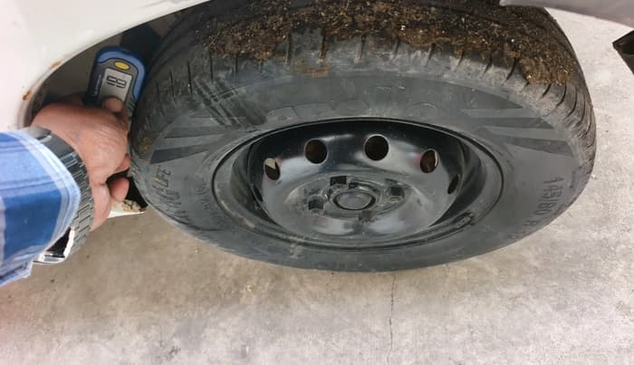 2012 Maruti Alto STD, Petrol, Manual, 1,30,425 km, tyre