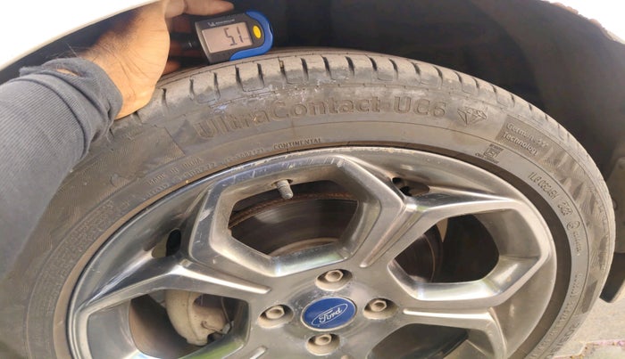 2018 Ford Ecosport TITANIUM 1.5L SPORTS(SUNROOF) DIESEL, Diesel, Manual, 1,04,048 km, tyre