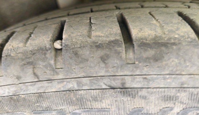 2018 Ford Ecosport TITANIUM 1.5L SPORTS(SUNROOF) DIESEL, Diesel, Manual, 1,04,048 km, tyre