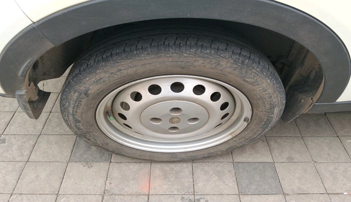 2021 Tata NEXON XE PETROL, Petrol, Manual, 45,949 km, tyre