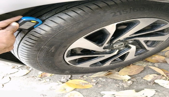 2019 Honda Civic 1.8L I-VTEC VX CVT, Petrol, Automatic, 99,674 km, tyre