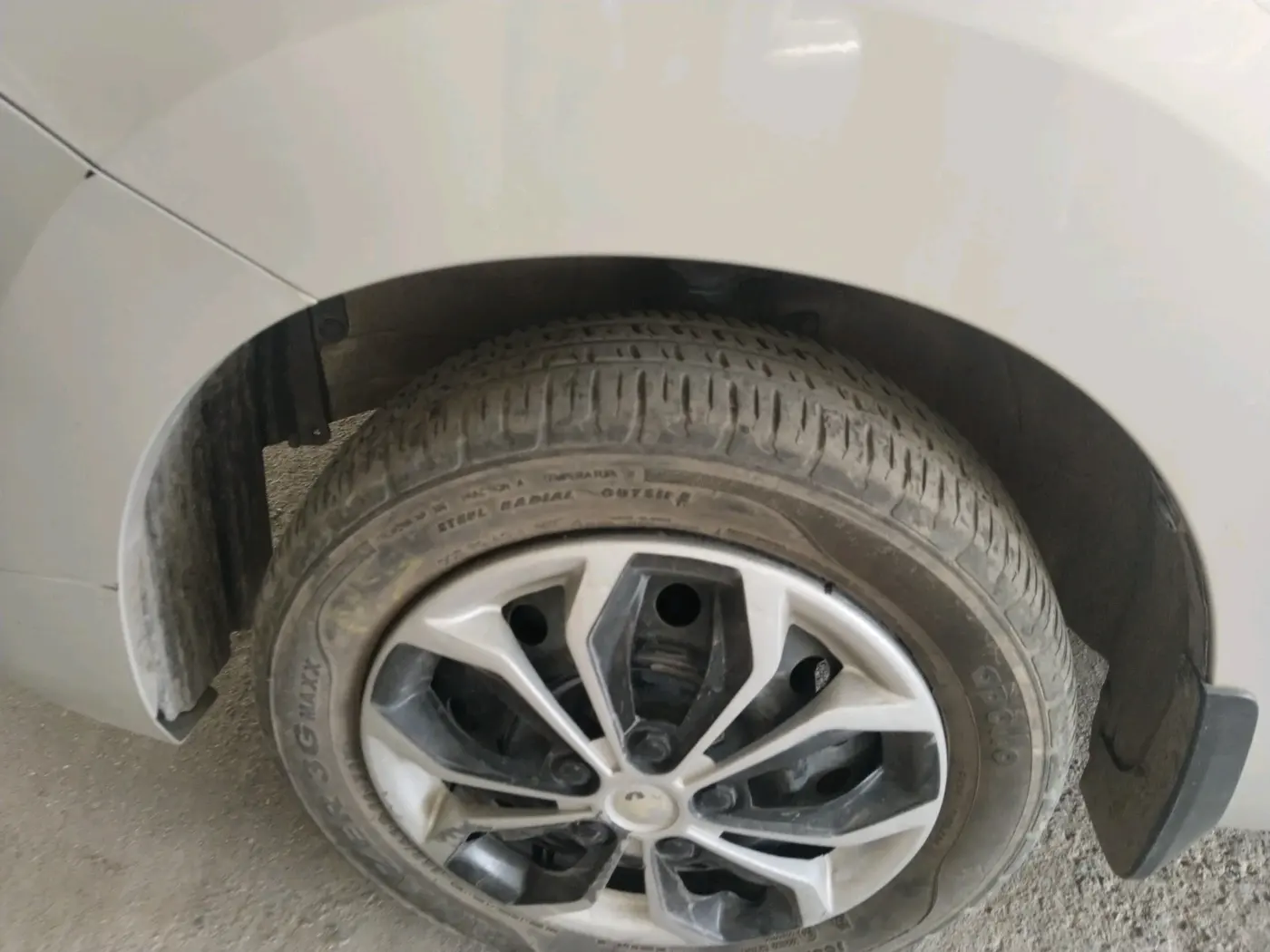 2014 Maruti Wagon R 1.0 VXI, Petrol, Manual, 34,367 km, tyre