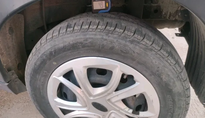 2018 Mahindra KUV 100 NXT K4+ P 6 STR, Petrol, Manual, 36,166 km, tyre