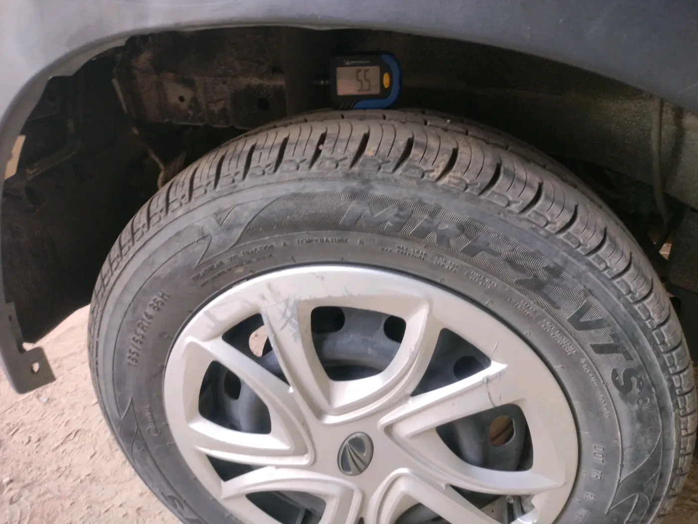 2018 Mahindra KUV 100 NXT K4+ P 6 STR, Petrol, Manual, 36,166 km, tyre