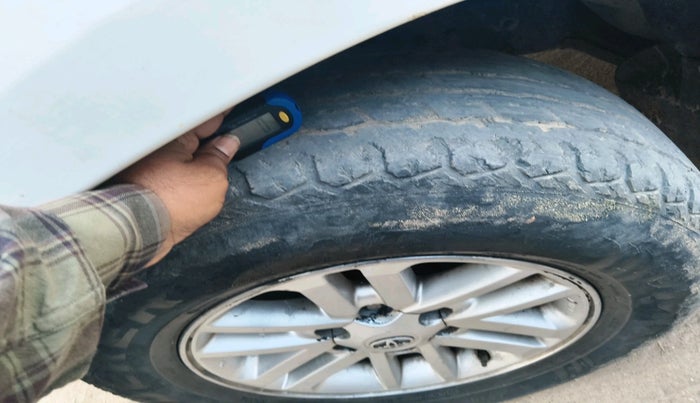 2013 Toyota Fortuner 3.0 4X4 MT, Diesel, Manual, 1,61,201 km, tyre