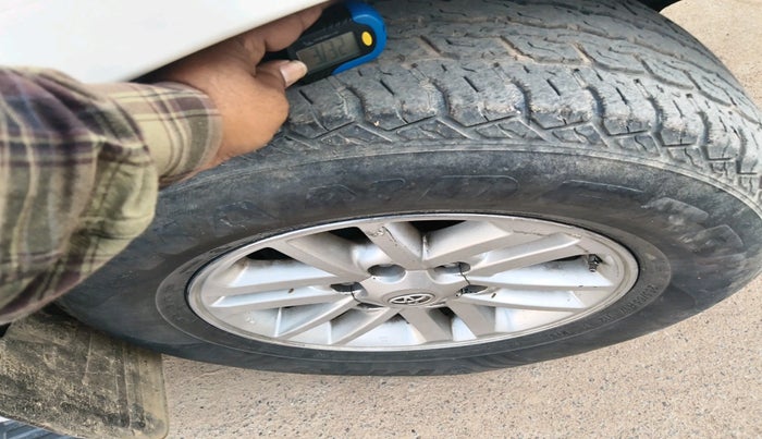 2013 Toyota Fortuner 3.0 4X4 MT, Diesel, Manual, 1,61,201 km, tyre