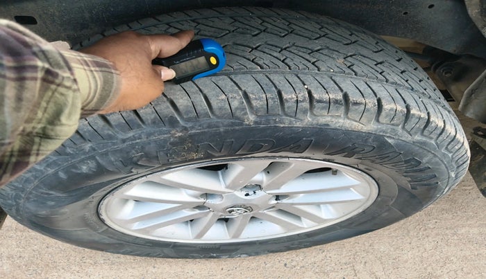 2013 Toyota Fortuner 3.0 4X4 MT, Diesel, Manual, 1,61,201 km, tyre