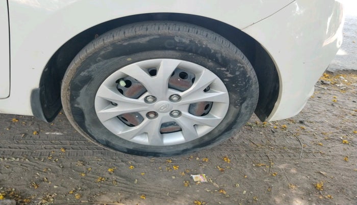 2016 Hyundai Grand i10 SPORTZ 1.2 KAPPA VTVT, Petrol, Manual, 34,240 km, tyre