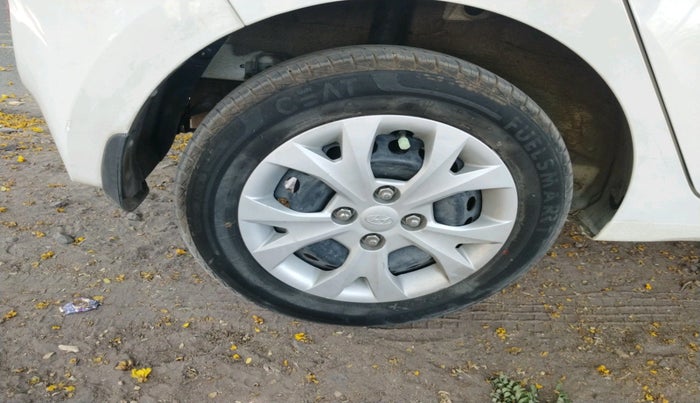 2016 Hyundai Grand i10 SPORTZ 1.2 KAPPA VTVT, Petrol, Manual, 34,240 km, tyre