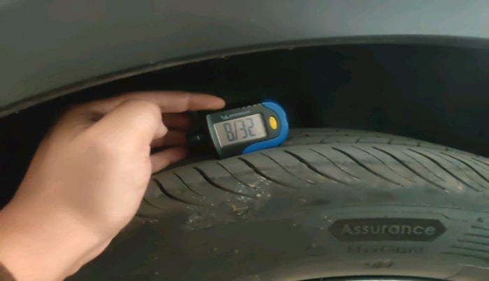 2021 Mahindra XUV300 W8 (O) 1.2 PETROL AMT DUAL TONE, Petrol, Automatic, 61,158 km, tyre