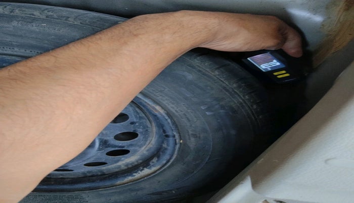 2017 Maruti Celerio VXI, Petrol, Manual, 56,479 km, tyre