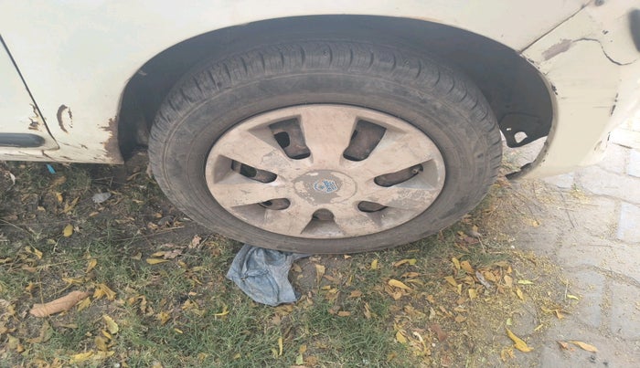 2013 Maruti Alto 800 LXI CNG, CNG, Manual, 1,01,387 km, tyre