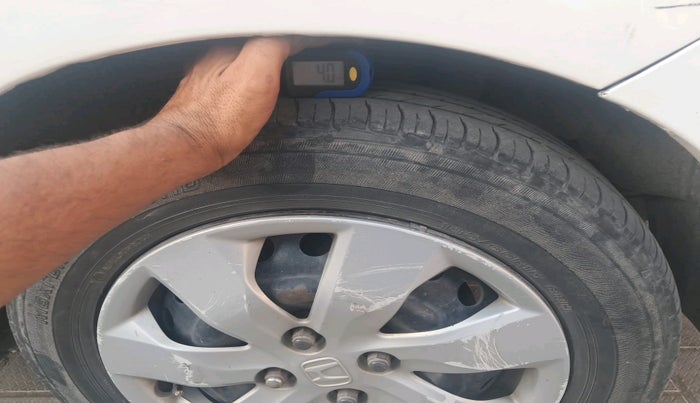 2014 Honda Mobilio 1.5L I-DTEC S, Diesel, Manual, 2,30,319 km, tyre