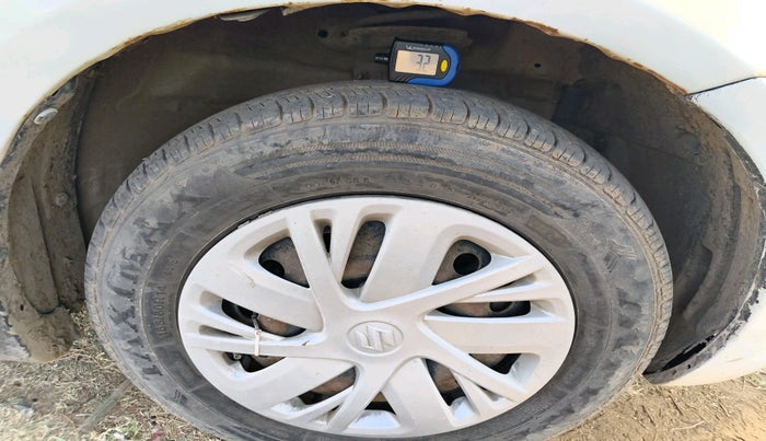 2015 Maruti Swift VXI, Petrol, Manual, 83,426 km, tyre