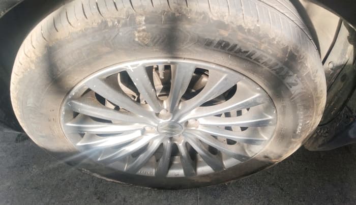 2017 Maruti Ciaz ZXI+ AT, Petrol, Automatic, 1,15,476 km, tyre