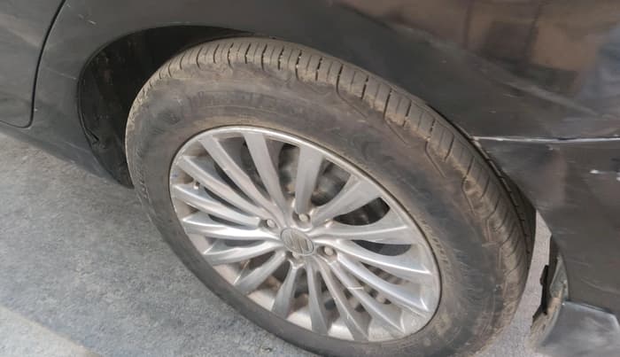 2017 Maruti Ciaz ZXI+ AT, Petrol, Automatic, 1,15,476 km, tyre