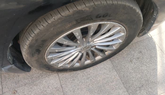2017 Maruti Ciaz ZXI+ AT, Petrol, Automatic, 1,15,476 km, tyre