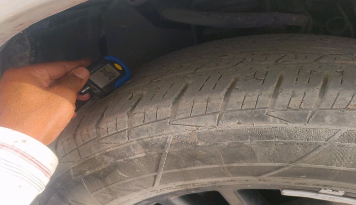 2015 Toyota Fortuner 3.0 4X4 MT, Diesel, Manual, 2,81,347 km, tyre