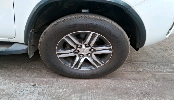 2017 Toyota Fortuner 2.8 4X2 AT, Diesel, Automatic, 1,13,046 km, tyre