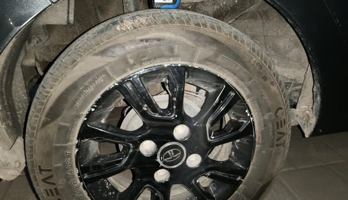2021 Tata Tiago XT Limited Edition, Petrol, Manual, 60,806 km, tyre