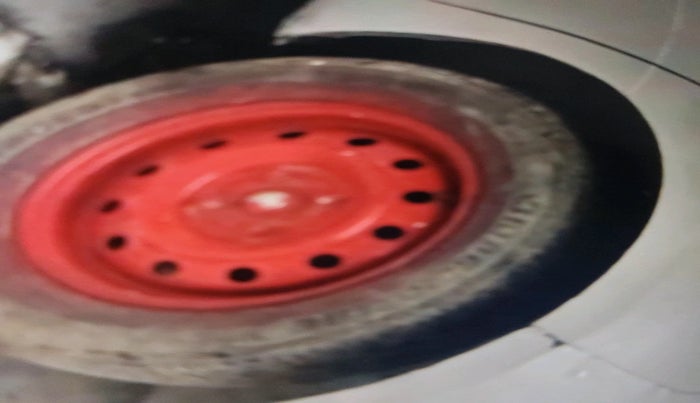 2011 Maruti Swift LXI, Petrol, Manual, 78,682 km, tyre