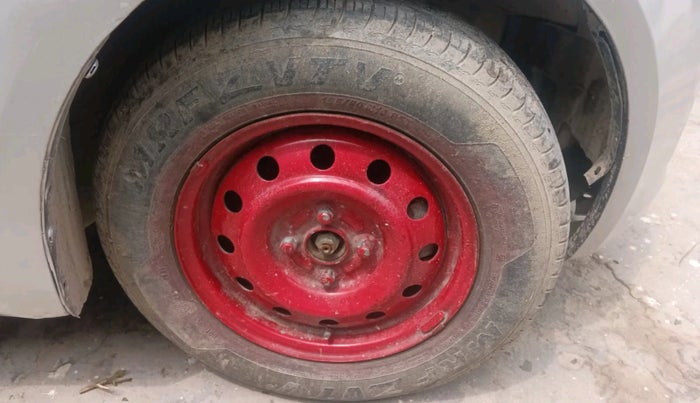 2011 Maruti Swift LXI, Petrol, Manual, 78,682 km, tyre