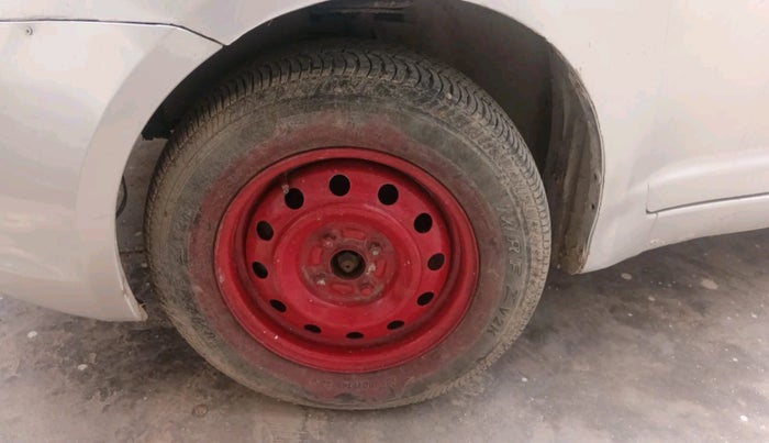 2011 Maruti Swift LXI, Petrol, Manual, 78,682 km, tyre