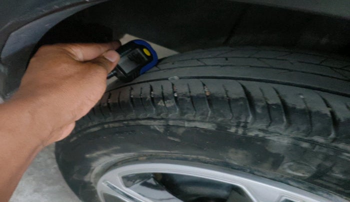 2023 Nissan MAGNITE XL, Petrol, Manual, 1,44,590 km, tyre