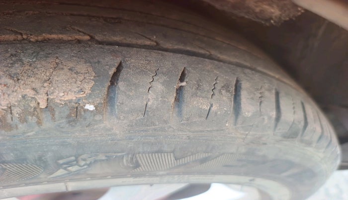 2018 Ford Ecosport TITANIUM 1.5L DIESEL, Diesel, Manual, 1,12,843 km, tyre