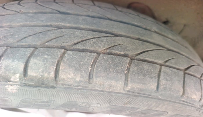 2018 Ford Ecosport TITANIUM 1.5L DIESEL, Diesel, Manual, 1,12,843 km, tyre