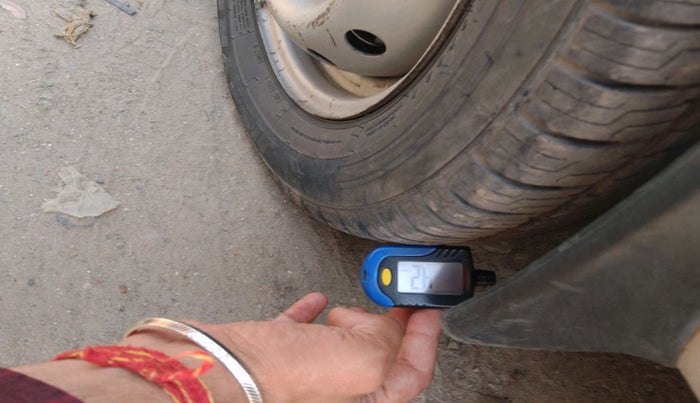 2012 Maruti Alto LXI CNG, CNG, Manual, 81,209 km, tyre