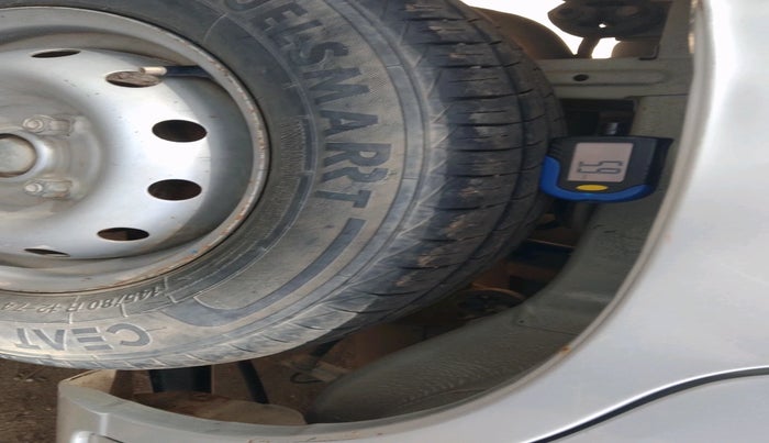 2012 Maruti Alto LXI CNG, CNG, Manual, 81,209 km, tyre